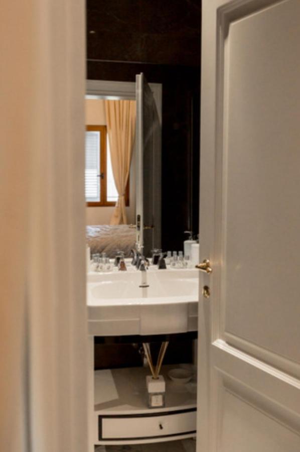 Borgo Pinti Suites Le Stanze Dei Nobili Florença Exterior foto
